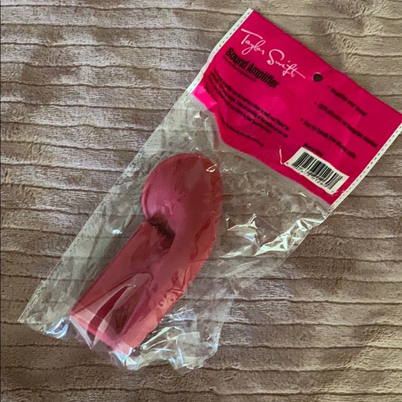 Taylor Swift sound amplifier - Picture 3 of 3